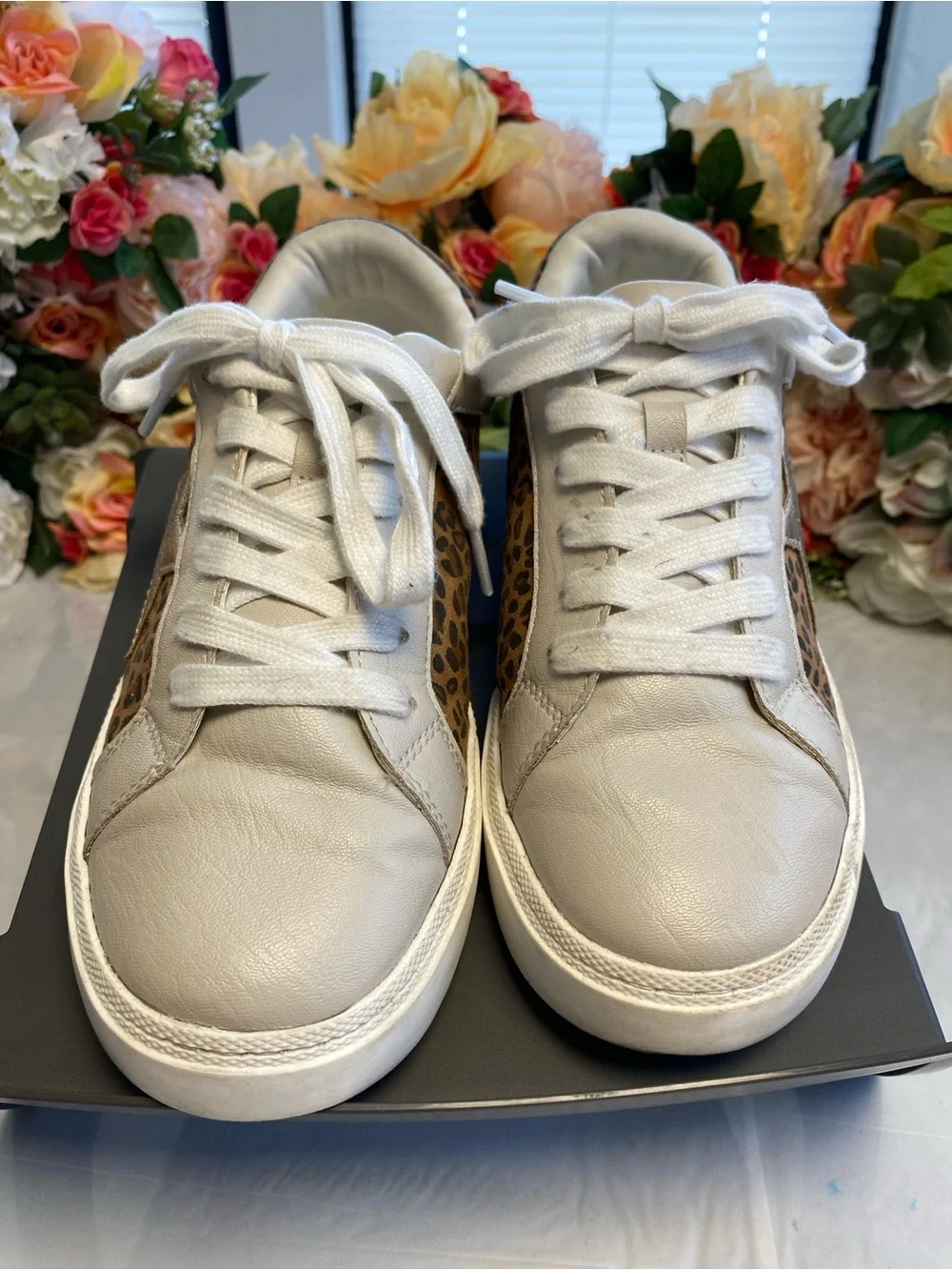 art class™ Leopard Star Court Sneakers White Girls Size 5